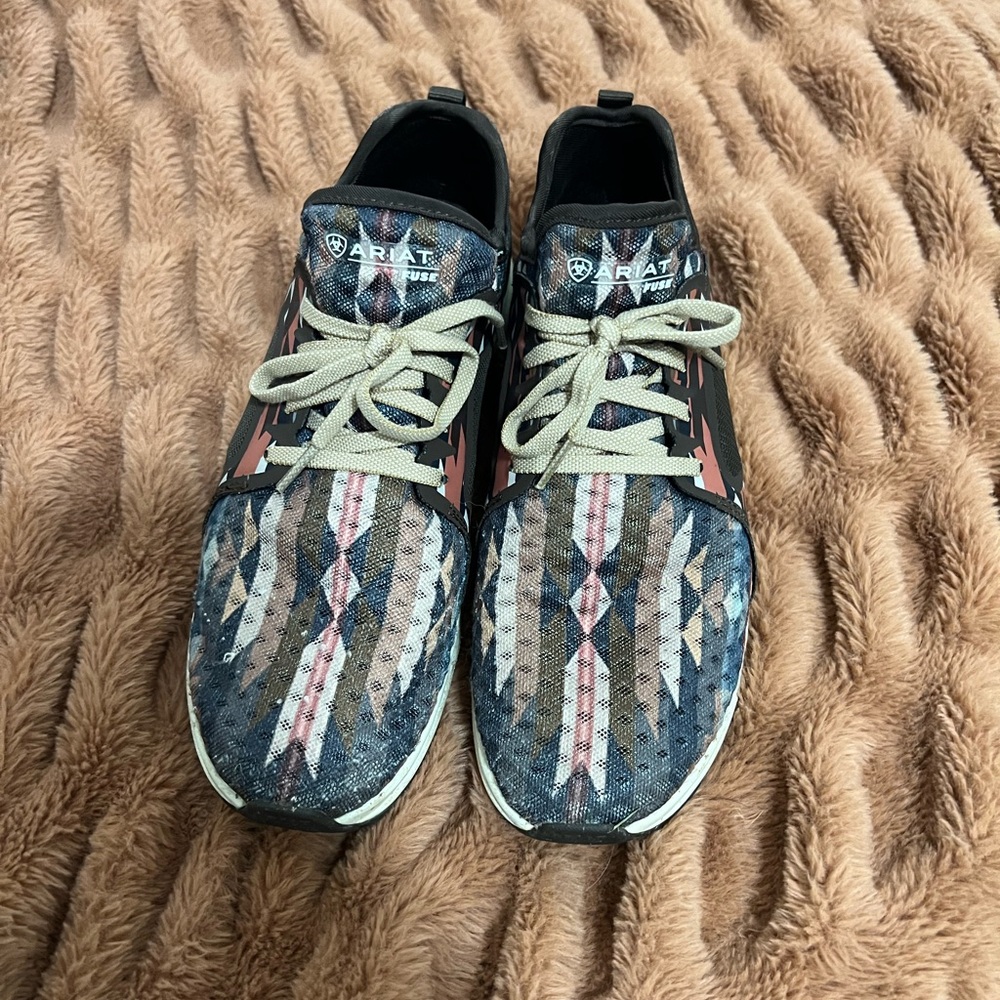Ariat fuse Burgundy Serape